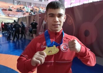 Milli güreşçi Emre Mutlu’dan altın madalya