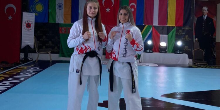 Milli wushucu Beyzanur Karakaya dünya şampiyonu oldu