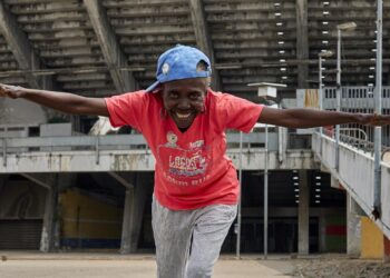 Nijeryalı 64 yaşındaki kadın, maraton tutkusundan vazgeçmiyor