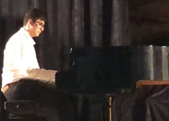 Piyanist Refik Salih’e Londra’da ödül