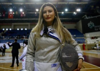 Milli eskrimci Nisanur Erbil Avrupa ikincisi oldu