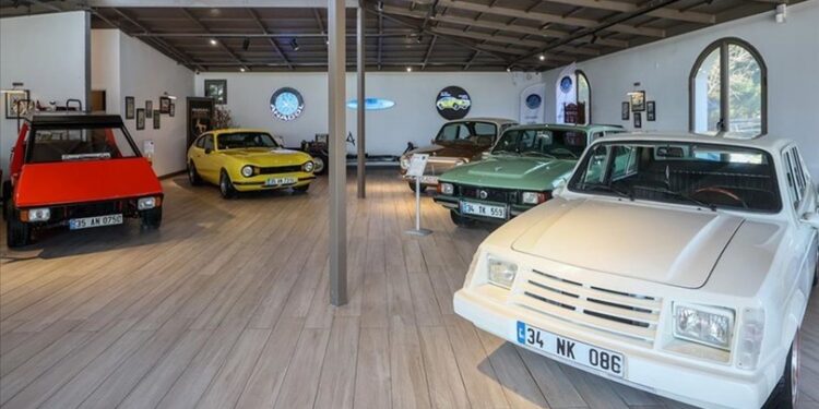 Anadol sevdası bunu yaptırdı! Müze gibi garaj