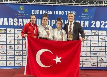 Milli judocular iki madalyayla başladı