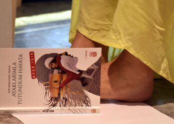 Ayaklarıyla onlarca resim yapan Ayşe Işık şimdi de kitap yazdı