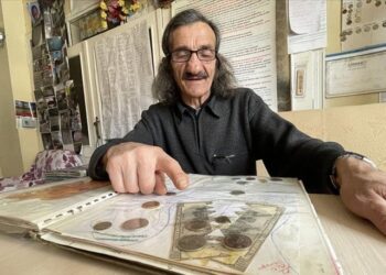 42 ülkenin madeni parasıyla koleksiyon oluşturdu