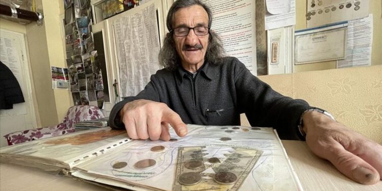 42 ülkenin madeni parasıyla koleksiyon oluşturdu