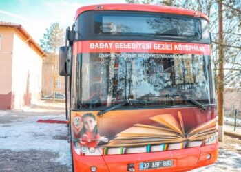 14 yıllık yolcu otobüsü kütüphane oldu