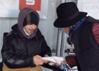 Almanya’da yaşayan Türklerden sokakta yaşayanlara yardım