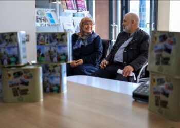 6 kıtada 90 yetime annelik yapıyor