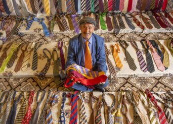 Kravat 63 yıldır hayatının ayrılmaz parçası: Uyurken bile çıkarmıyor