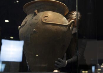 ‘Kem gözlere’ karşı yapıldığına inanılan tarihi eserler görücüye çıktı