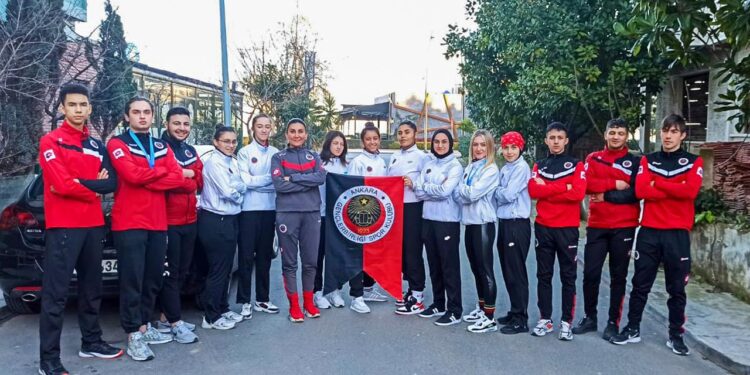 Gençlerbirliği’nin kick boksçuları 11 madalya kazandı