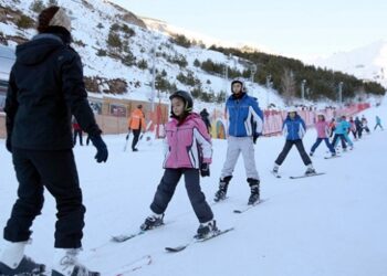 Geleceğin şampiyon kayakçıları Palandöken’de yetişiyor