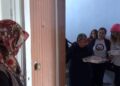 Evlerinde pişen yemeği ihtiyaç sahiplerine ulaştırıyorlar