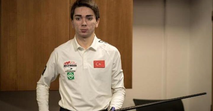 Burak Haşhaş, 17 yaşında A Milli Bilardo Takımı’na girdi