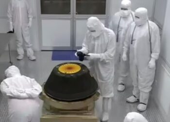 Asteroid parçaları mercek altında