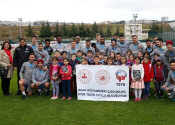 Öğrencilerden Trabzonspor’a ziyaret