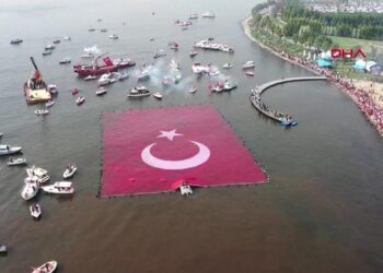 29 Ekim Cumhuriyet Bayramı yurtta coşkuyla kutlandı
