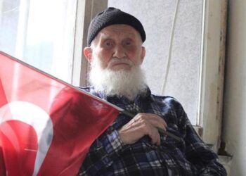 Heyecanla bekliyor! Cumhuriyet ile aynı yaşta