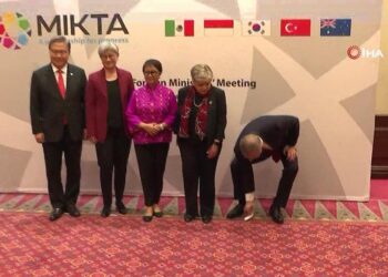 Bakan Hakan Fidan’ın bayrak hassasiyeti