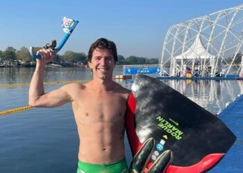 Derin Toparlak, Paletli Yüzme Dünya Şampiyonası’nda altın madalya kazandı