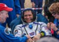 Rekortmen astronot dünyaya geri döndü