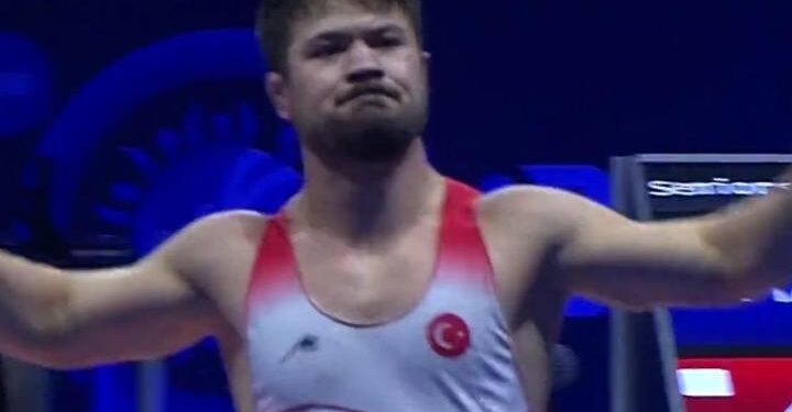 Ali Cengiz dünya şampiyonu oldu