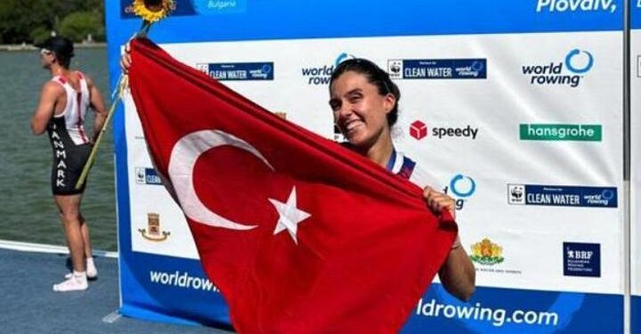 Milli kürekçi Elis Özbay, U23 Dünya Şampiyonu oldu