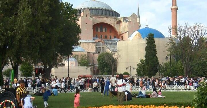 Ayasofya Camisi, 3 yılda 21 milyon ziyaretçi ağırladı