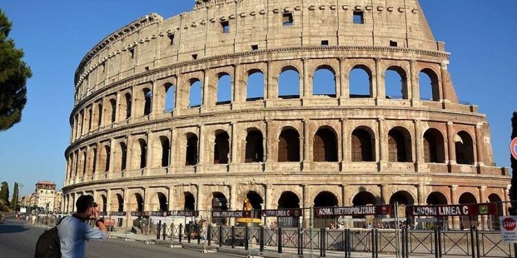 Roma’da İmparator Neron’un tiyatrosunun kalıntıları keşfedildi