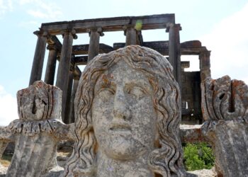 Aizanoi’deki agora kazısı antik kentin ticaret hayatına ışık tutacak