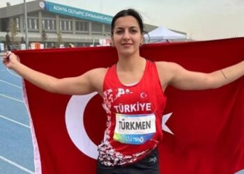 Milli sporcu Esra Türkmen’den büyük başarı