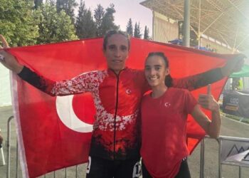 Dilek Koçak’tan 1500 metrede altın madalya