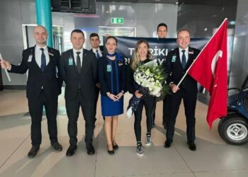 Şahika Ercümen yurda döndü