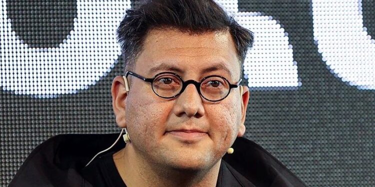 Refik Anadol dünyanın en büyük LED küresinde eseri sergilenen ilk sanatçı oldu