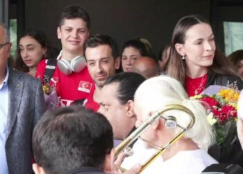 Filenin Sultanları kupayı yurda getirdi