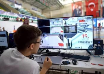 Demirören Medya Lisesi öğrencileri ‘Uluslararası MEB Robot Yarışması’nın canlı yayınını gerçekleştirdi