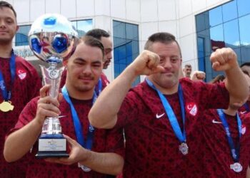 Avrupa şampiyonu Down Sendromlu Özel Futsal Milli Takımı törenle karşılandı