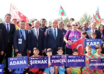 Depremzede çocukların katıldığı ‘UYAFA Ağrı Dağı Cup Futbol Turnuvası’ başladı