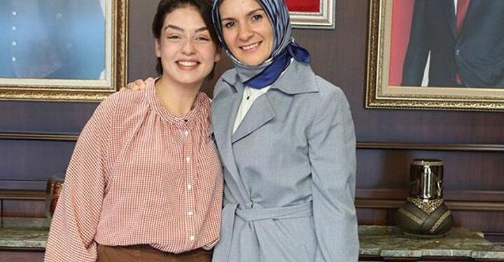 Bakan Göktaş, Kim Milyoner Olmak İster’de büyük ödülü kazanan Rabia Birsen ile bir araya geldi