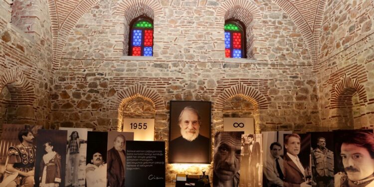 Civan Canova’nın sanat çalışmaları “Damlalar” sergisinde