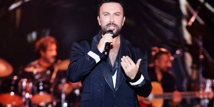 Tarkan Monaco Yıldızlar Salonu’nda konser verdi