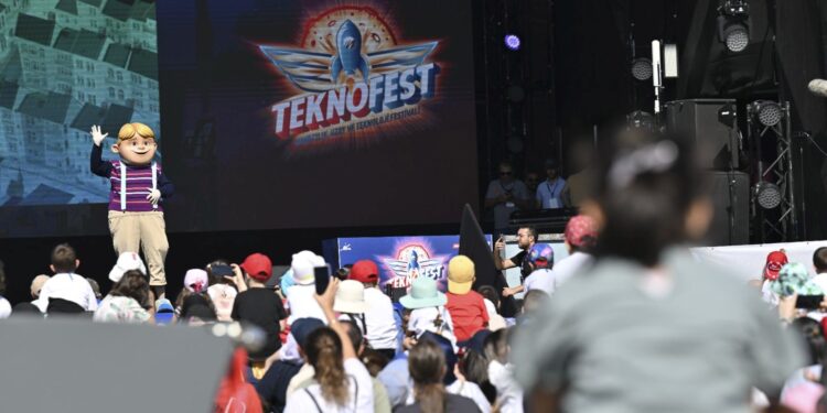 TEKNOFEST, Ankara’da kapılarını ziyaretçilerine açtı