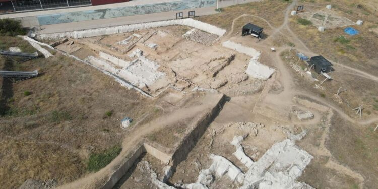 Tarihin ilk su kanallarından biri gün yüzüne çıkarıldı