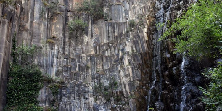 Sinop’taki bazalt kayalıklar turizme kazandırılıyor