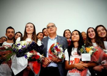 Filenin Sultanları, Türkiye’ye kupayla döndü