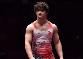 Alperen Berber finale yükseldi! Grekoromen güreşte altın madalya için mindere çıkacak 🥇💪