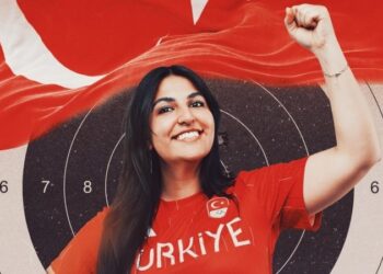 Milli atıcı Şevval İlayda Tarhan, tek bir Avrupa şampiyonasında 5 madalya kazanan ilk Türk kadın sporcu oldu. 🇹🇷🥇