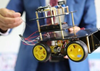 Köy okulunda geleceğin mühendisleri yetişiyor! Öğretmen Eren’in azmiyle hayaller gerçeğe dönüyor 🌟🇹🇷