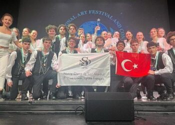 Türk gençleri roma’yı salladı! folklor ve müzikle “Roma’nın Yıldızları” ödülünü aldılar ✨👏🏻